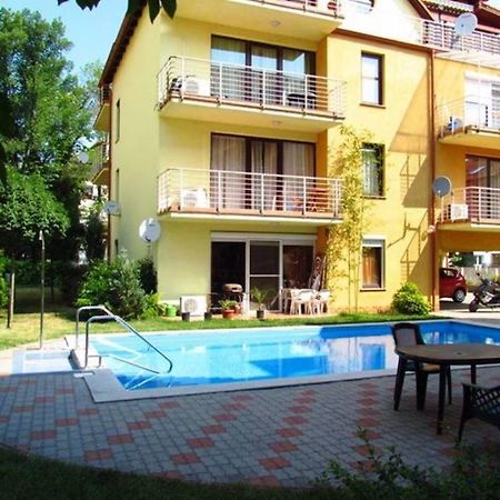 Siraly Apartman Siófok Exteriör bild